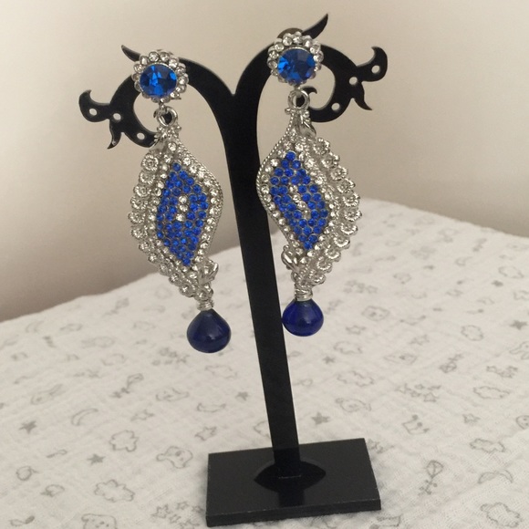 Earrings - Picture 2 of 5